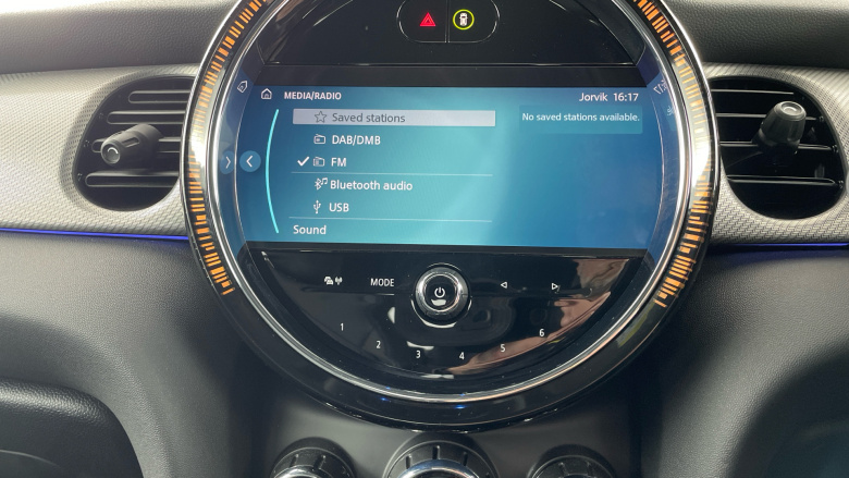 MINI Hatchback 1.5 Cooper Exclusive 5dr Auto [Comfort Pack] Petrol Hatchback